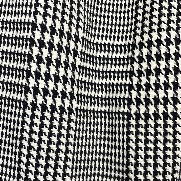 Evan Picone, houndstooth midi length skirt, front slit, side zip size 8 - Picture 4 of 10